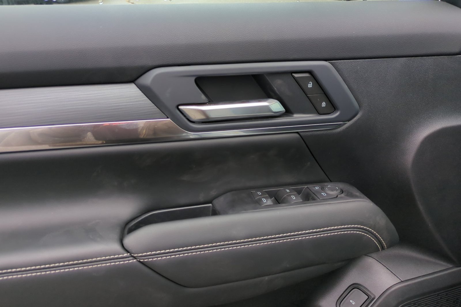 New 2026 GMC Terrain Elevation AWD/4WD image 10