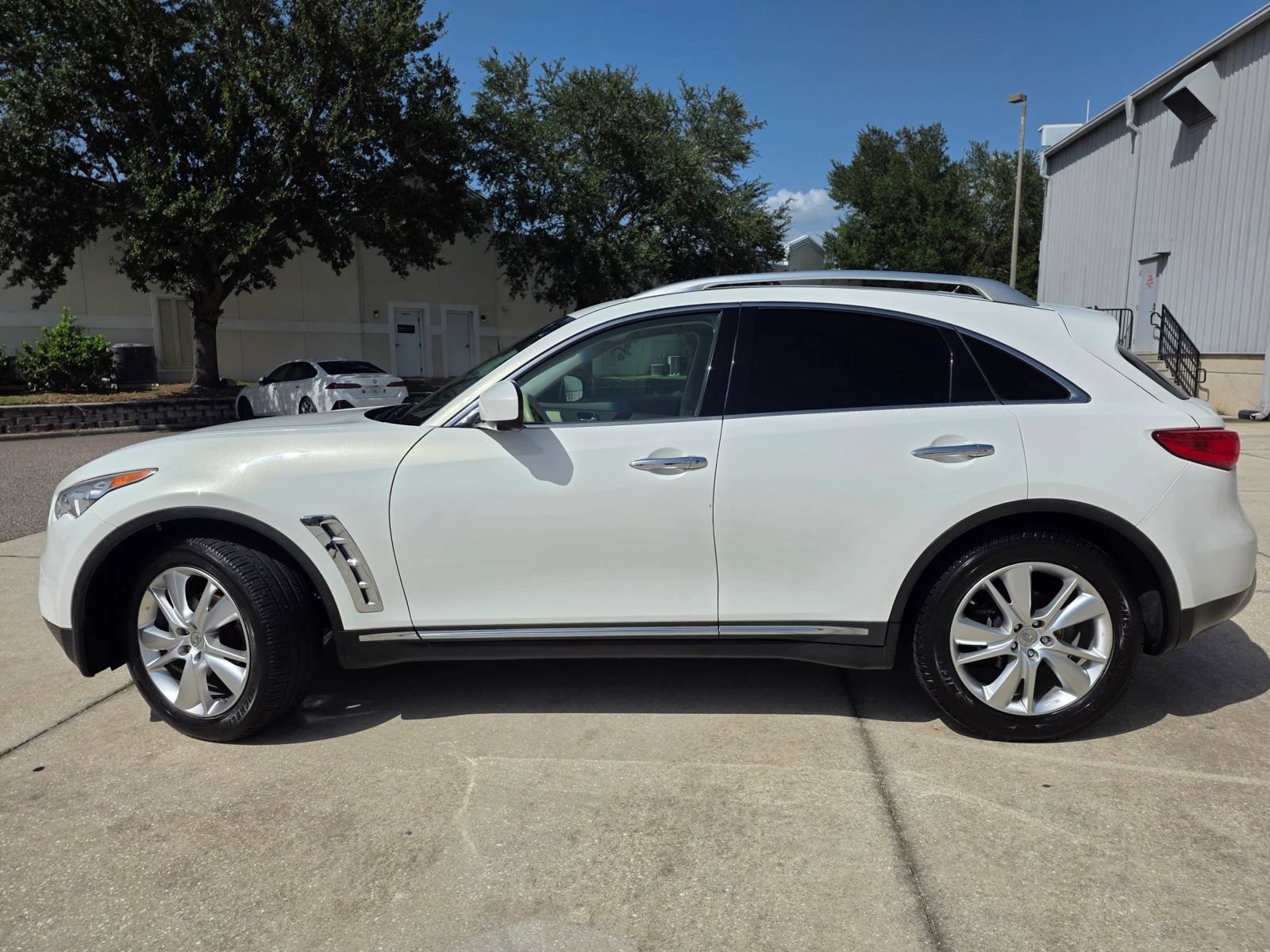 Used 2012 INFINITI FX35 2WD w/ Premium Pkg image 14