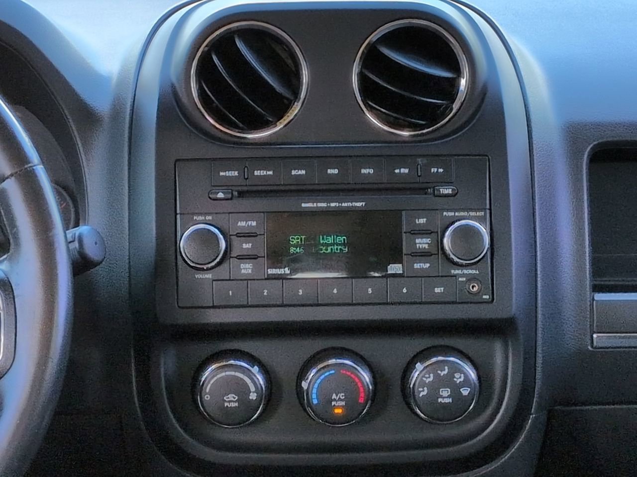 Used 2012 Jeep Compass Latitude w/ Altitude Pkg FWD image 17