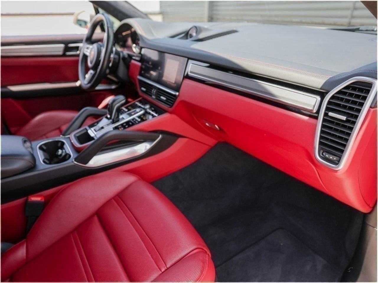 Certified 2022 Porsche Cayenne Turbo image 27