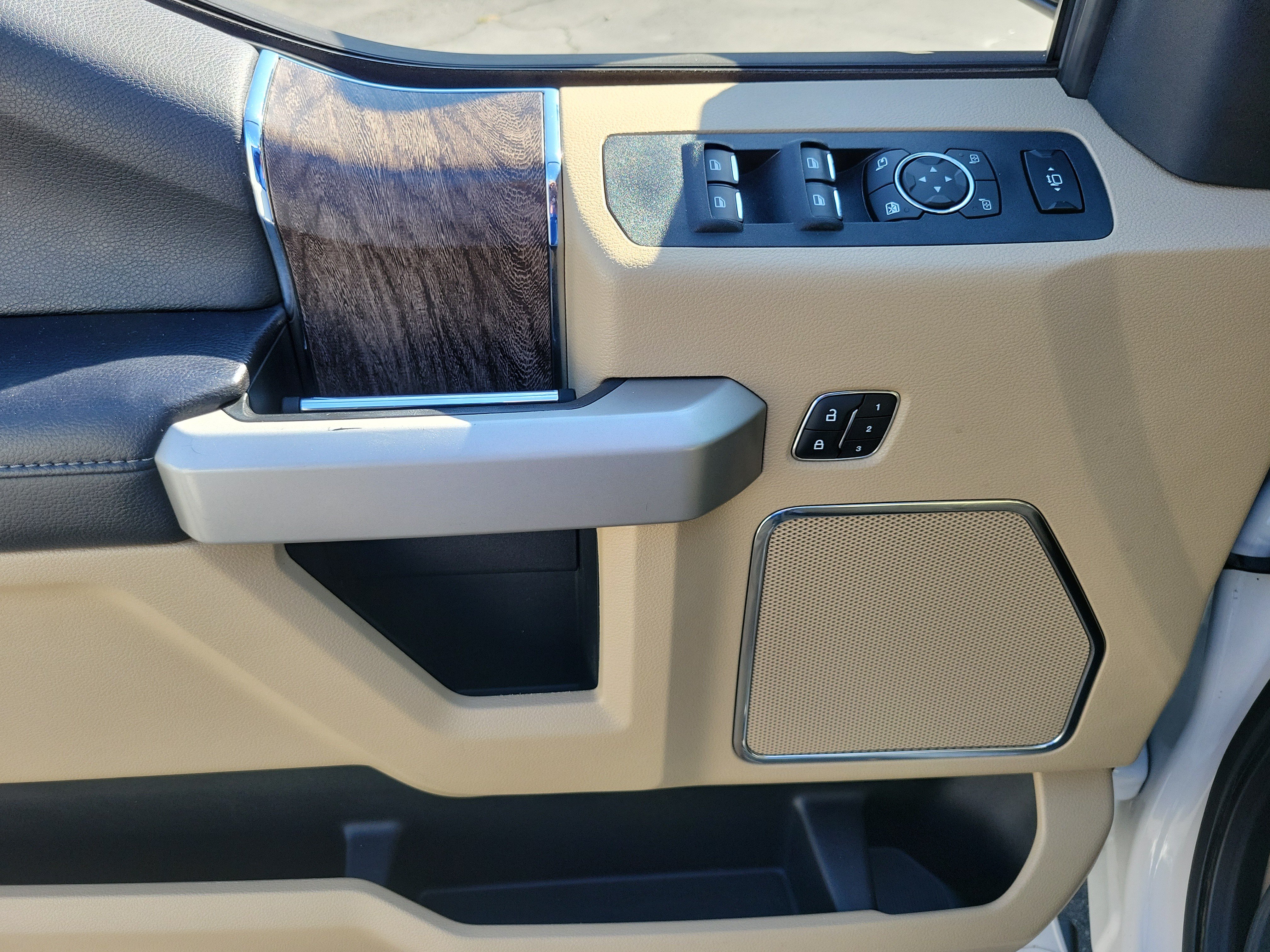 Certified 2019 Ford F250 Lariat RWD image 11