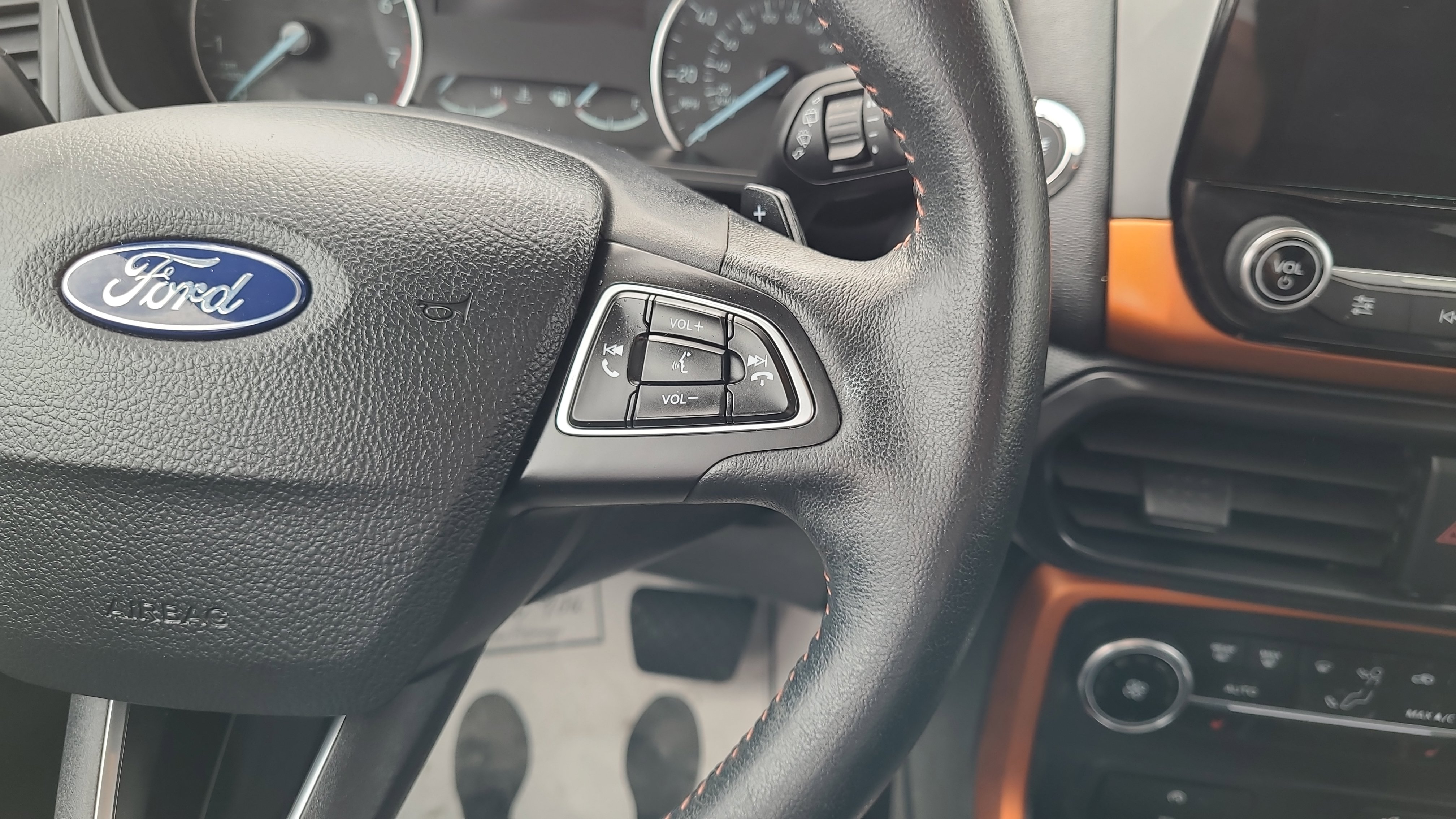 Certified 2018 Ford EcoSport SES AWD/4WD image 12