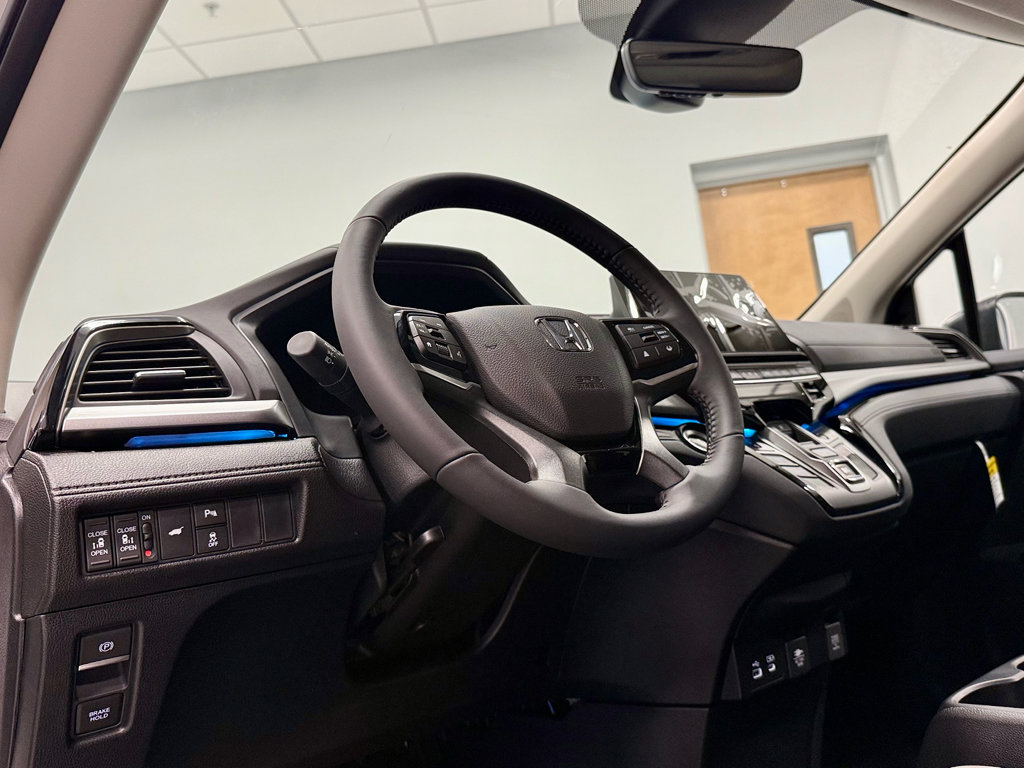 New 2026 Honda Odyssey Touring image 5