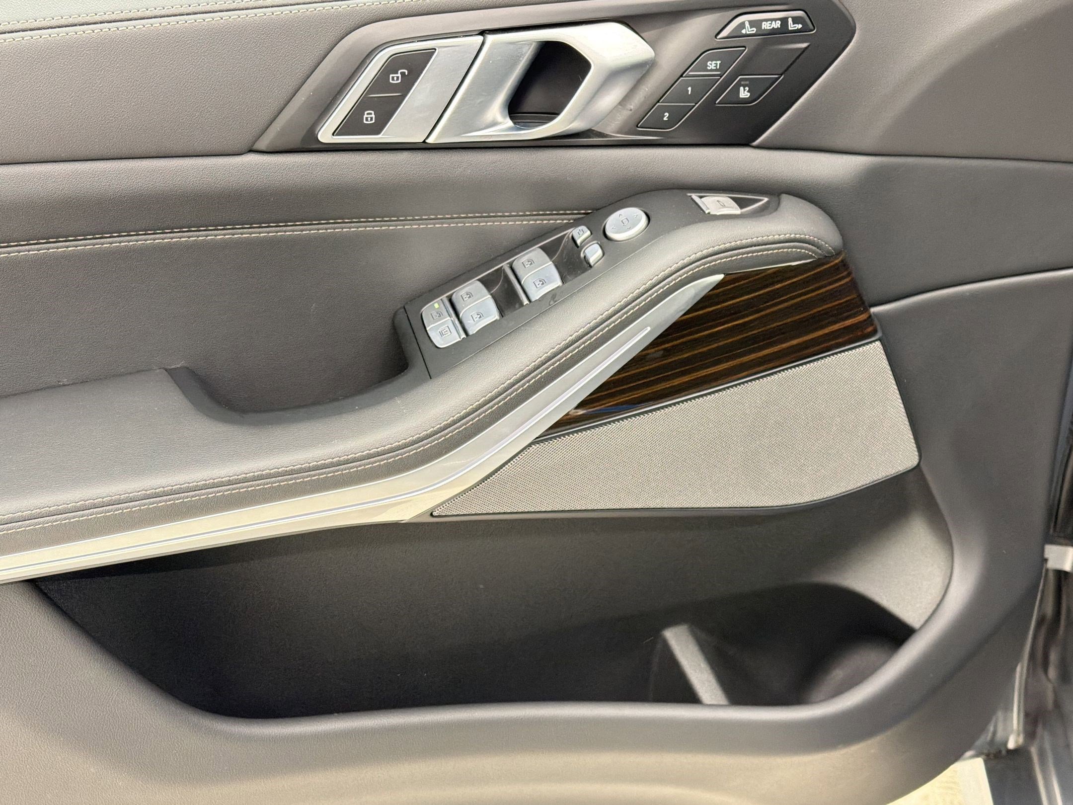 Certified 2025 BMW X7 xDrive40i w/ M Sport Package image 13