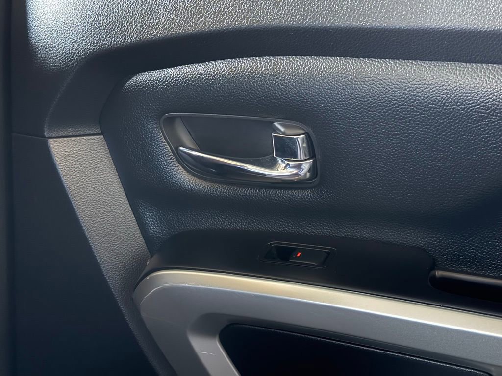 Used 2020 Nissan Titan SV w/ SV Convenience Package image 48