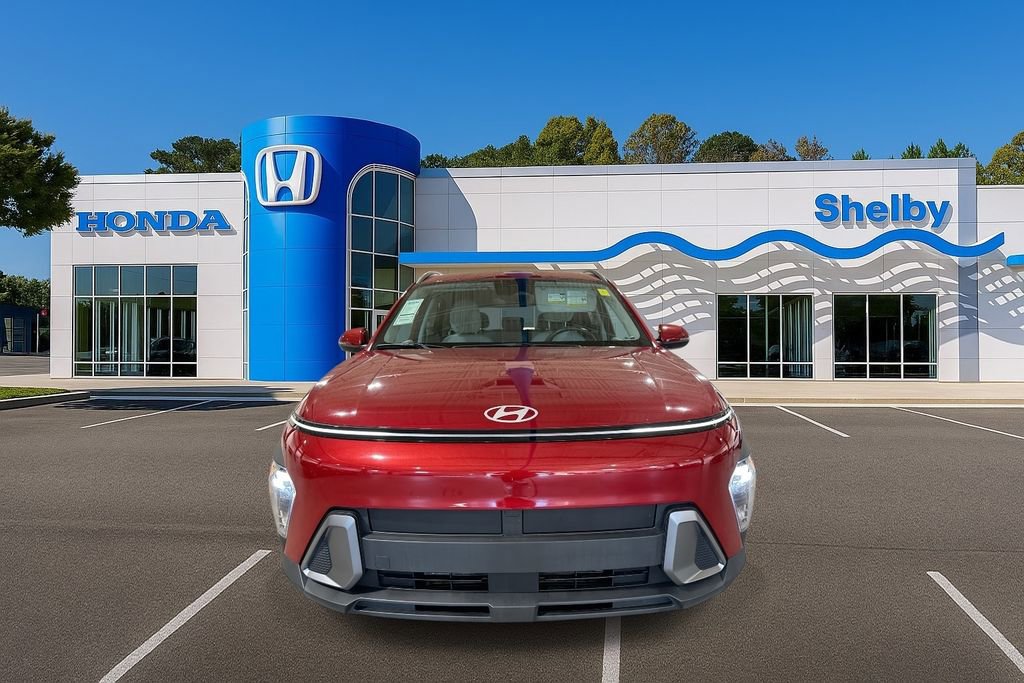 Used 2025 Hyundai Kona SEL image 3