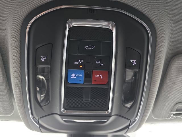 Used 2023 Jeep Grand Cherokee Limited image 39