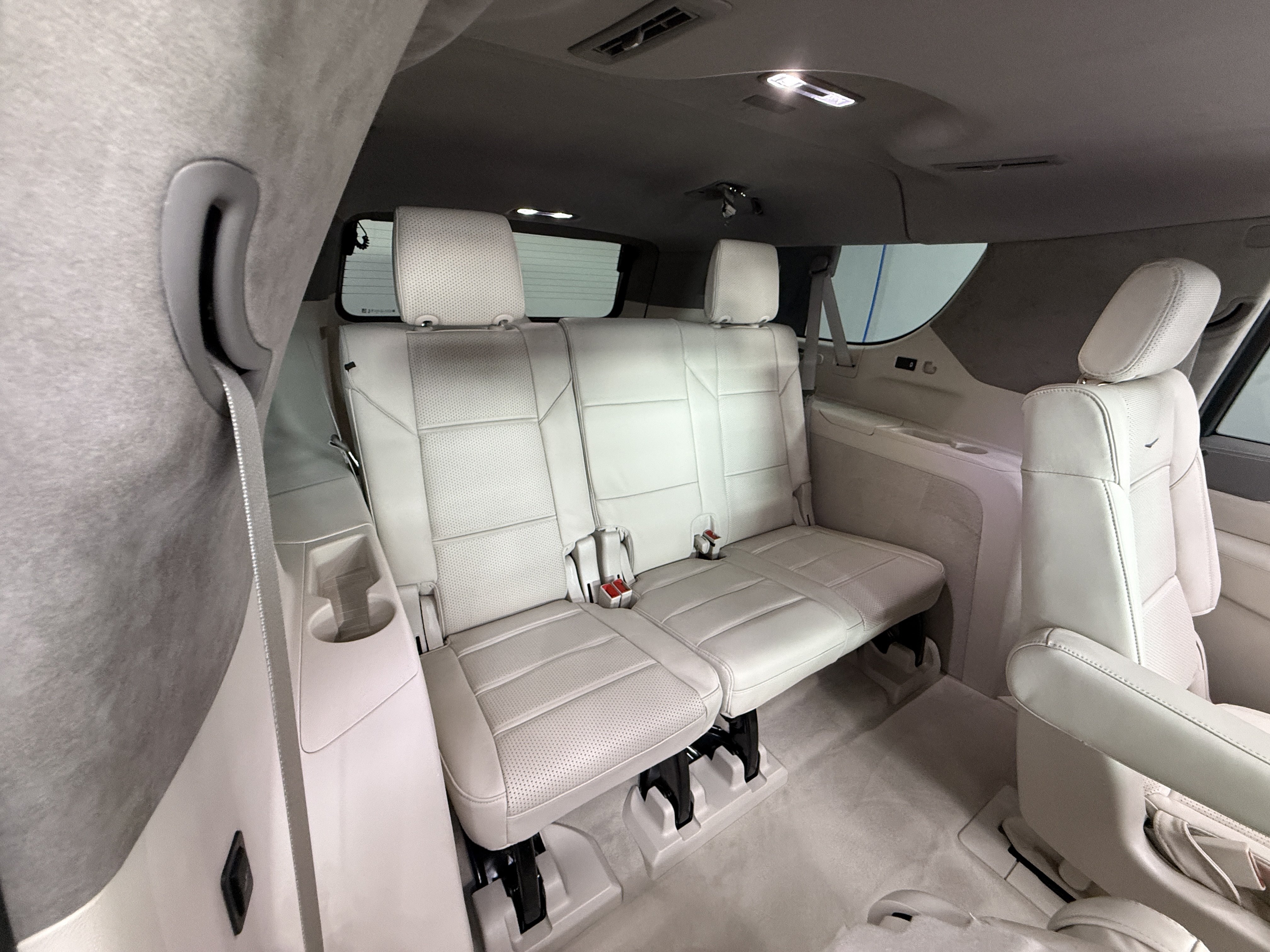 Used 2026 Cadillac Escalade ESV Platinum Sport AWD/4WD image 34