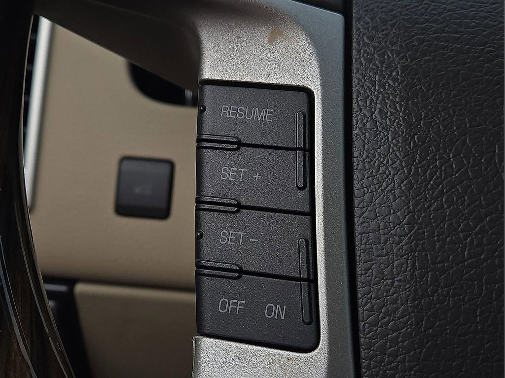 Used 2010 Lincoln MKX Base image 16