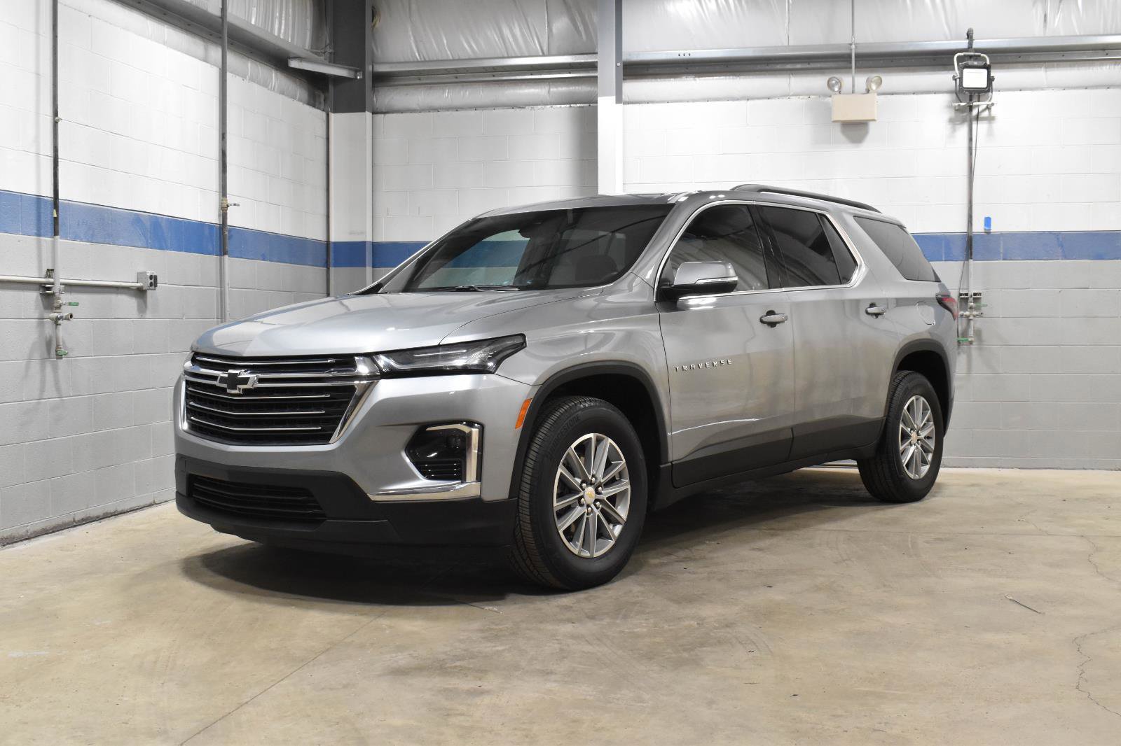 Used 2023 Chevrolet Traverse LT FWD image 7