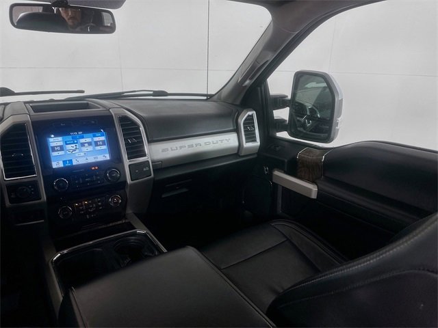 Used 2018 Ford F250 Lariat w/ Chrome Package image 24
