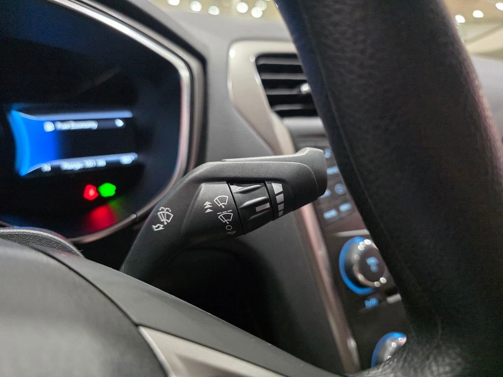 Used 2018 Ford Fusion S FWD image 27