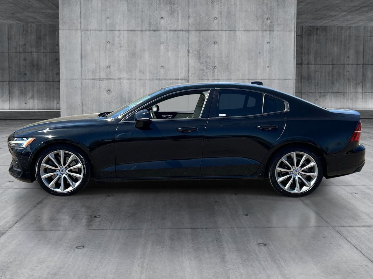 Used 2020 Volvo S60 T6 Momentum AWD/4WD image 2