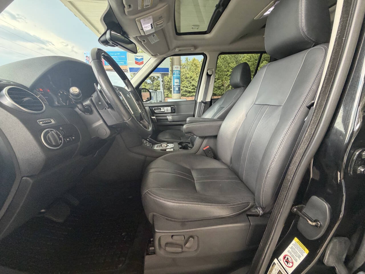 Used 2015 Land Rover LR4 HSE AWD/4WD image 4