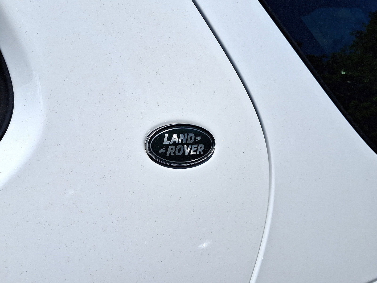 Used 2025 Land Rover Discovery Dynamic SE AWD/4WD image 29