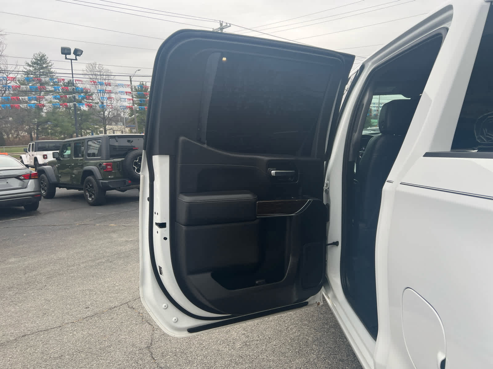 Used 2020 GMC Sierra 1500 Elevation w/ Elevation Value Package image 13