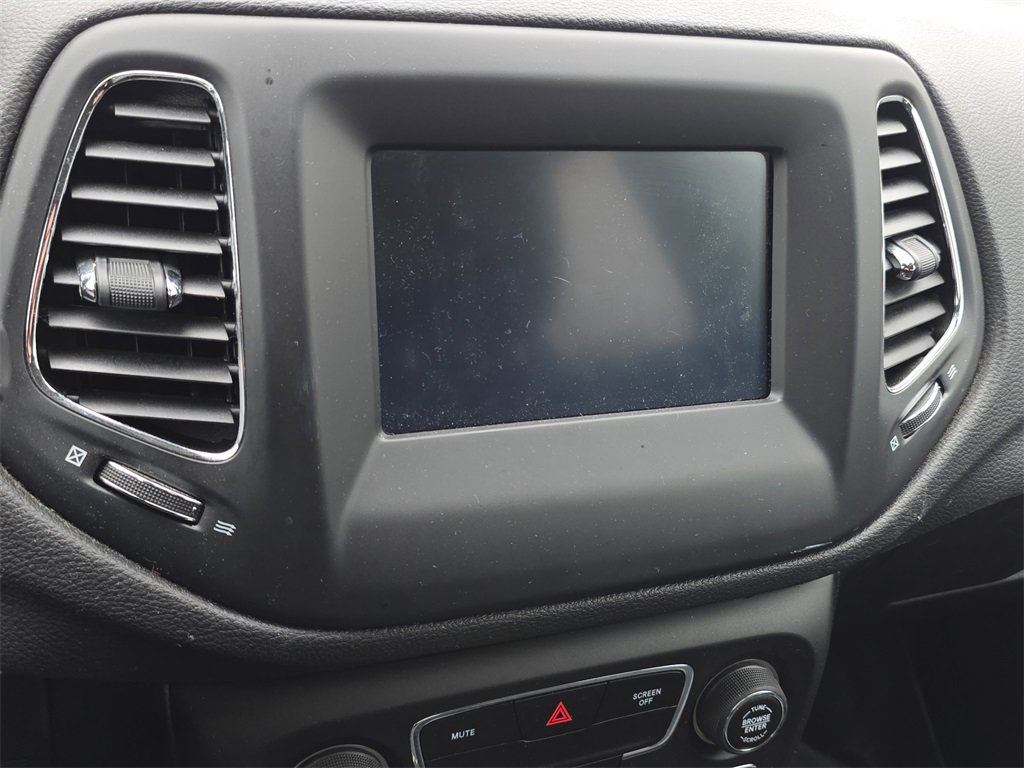 Used 2019 Jeep Compass Latitude image 29