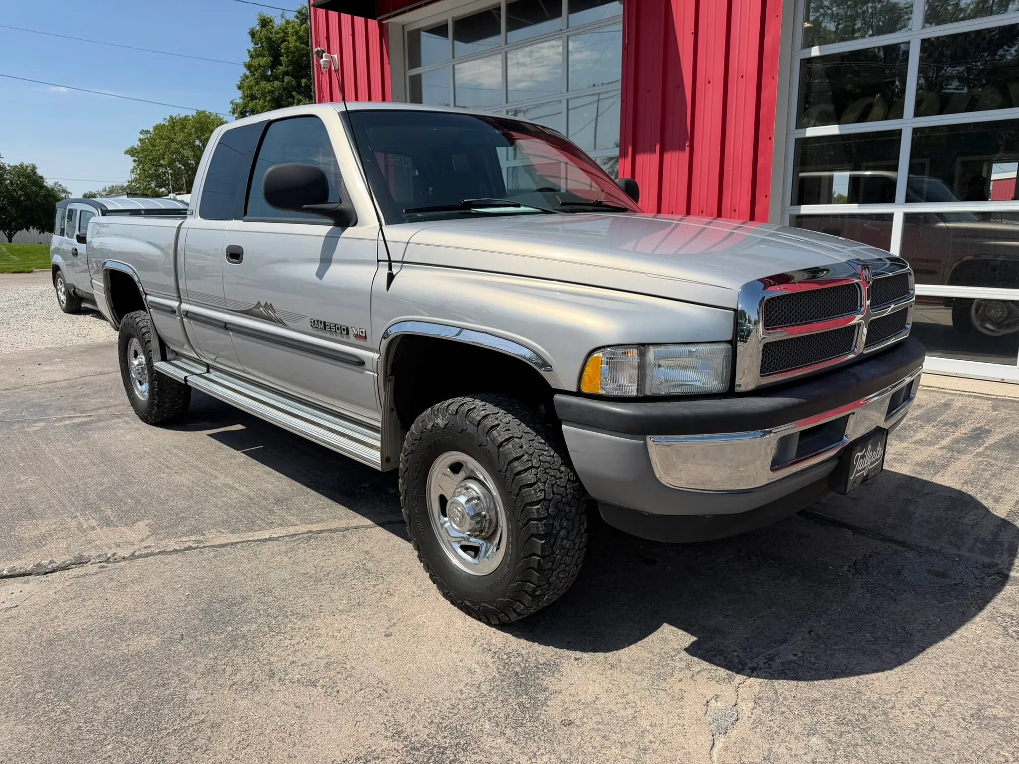 Used 1998 Dodge Ram 2500 Truck 4x4 Quad Cab image 2