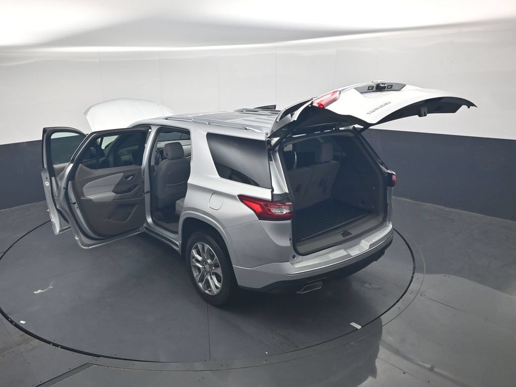 Used 2021 Chevrolet Traverse Premier FWD image 42