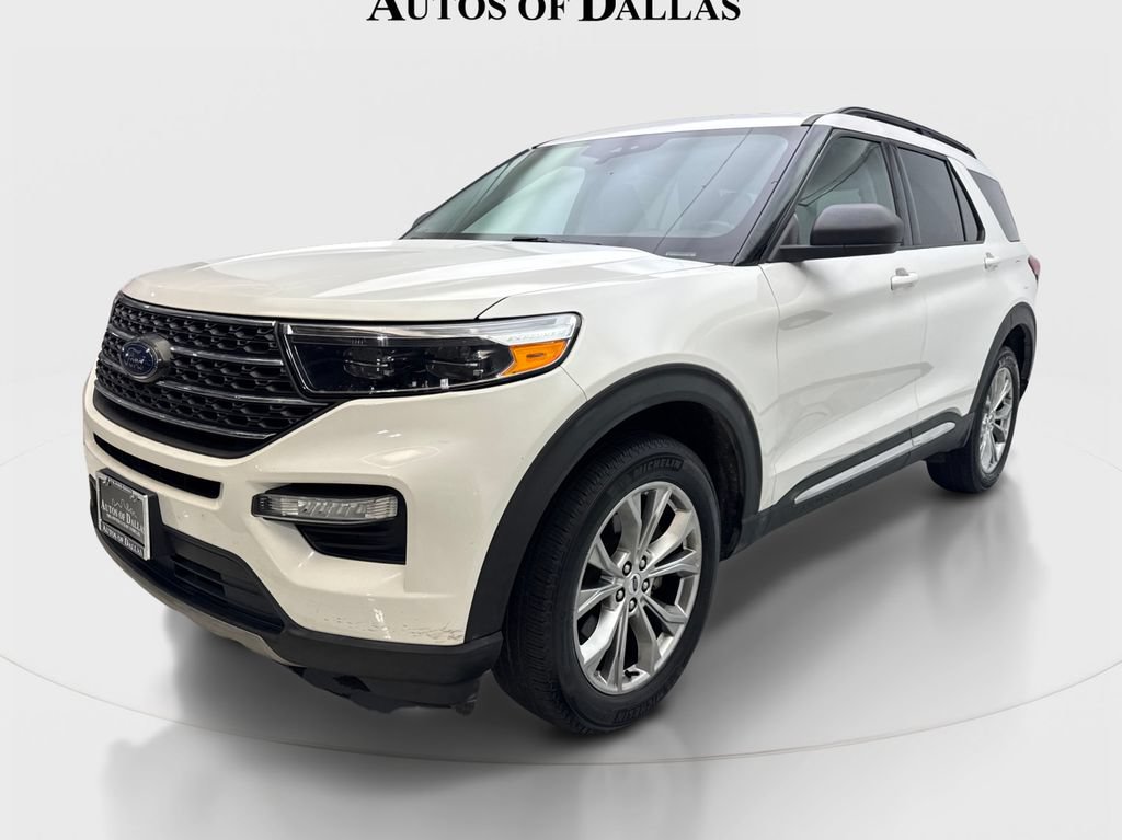 Used 2022 Ford Explorer XLT w/ Equipment Group 202A AWD/4WD image 2