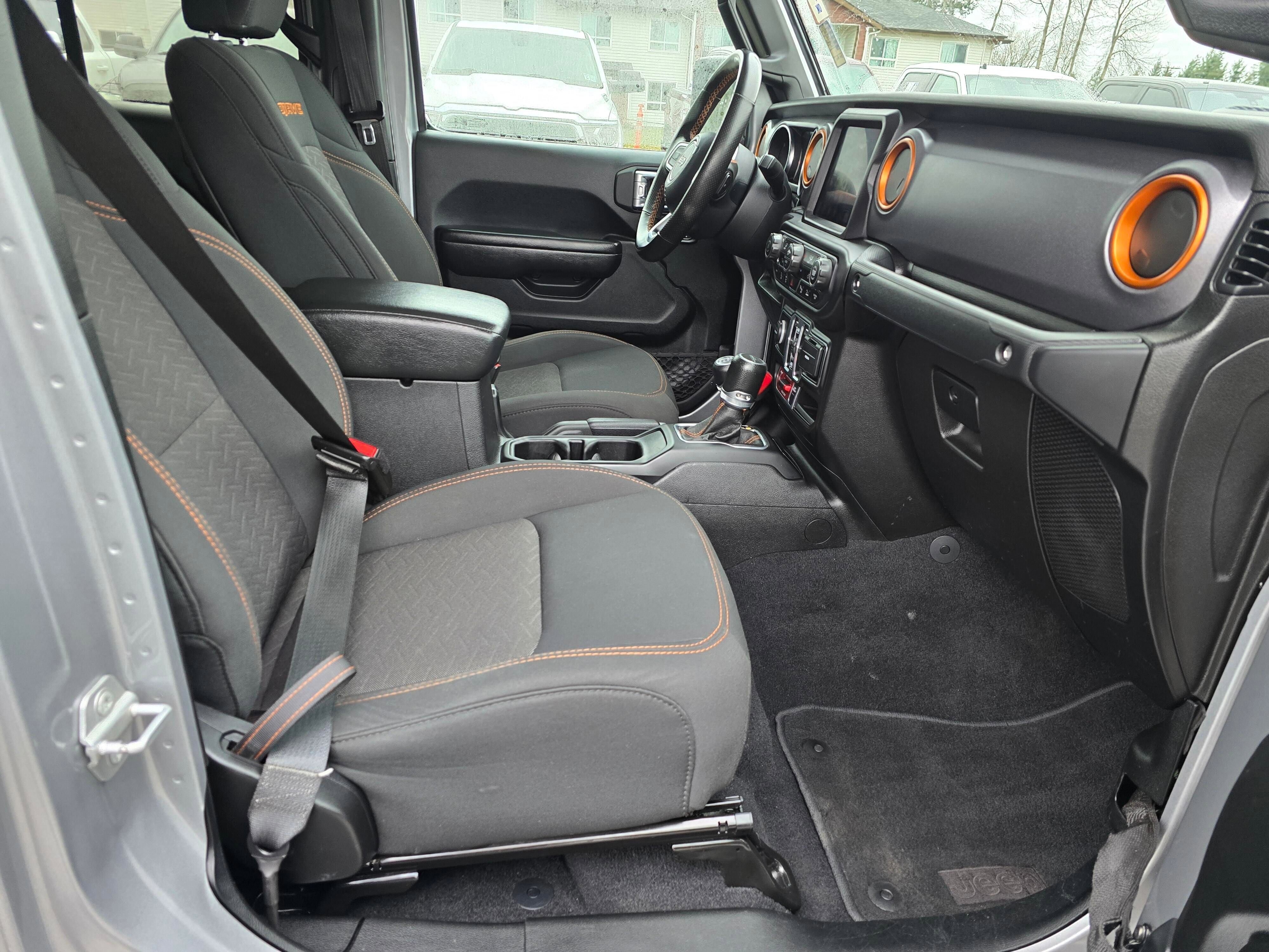 Used 2020 Jeep Gladiator Mojave AWD/4WD image 28