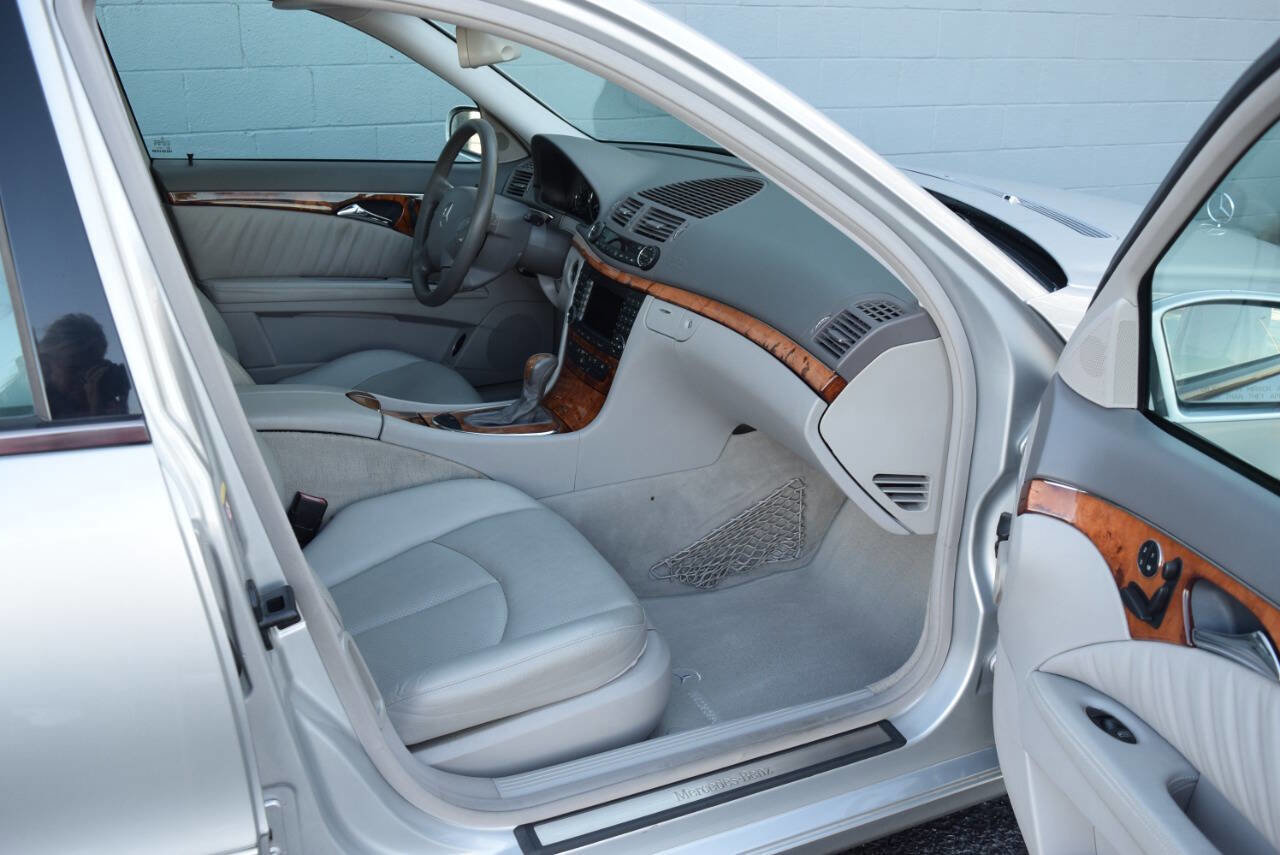 Used 2004 Mercedes-Benz E 500 Sedan image 43