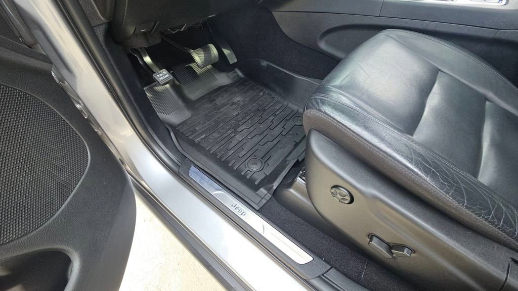 Used 2021 Jeep Grand Cherokee Limited image 22