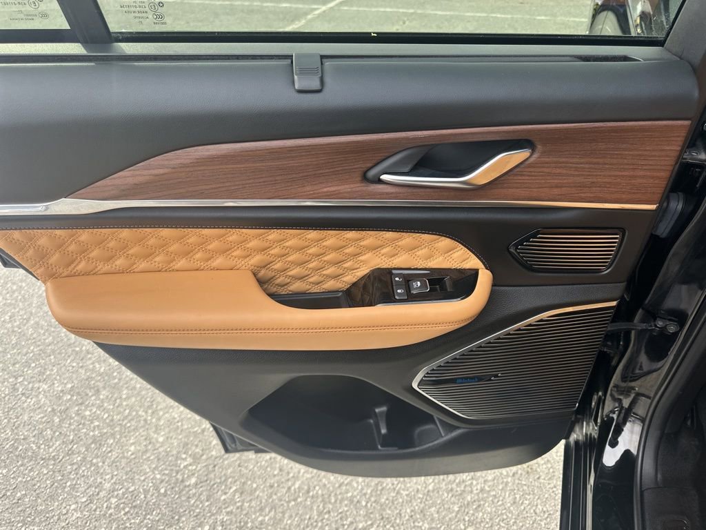 Used 2022 Jeep Grand Cherokee Summit w/ Adv Protech Group IV AWD/4WD image 30