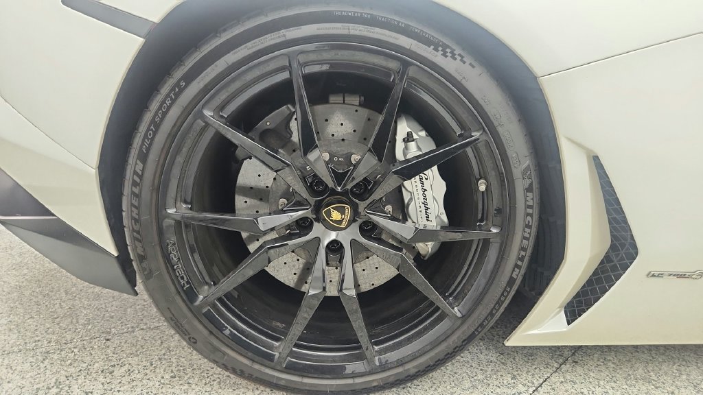 Used 2013 Lamborghini Aventador LP 700-4 AWD/4WD image 34