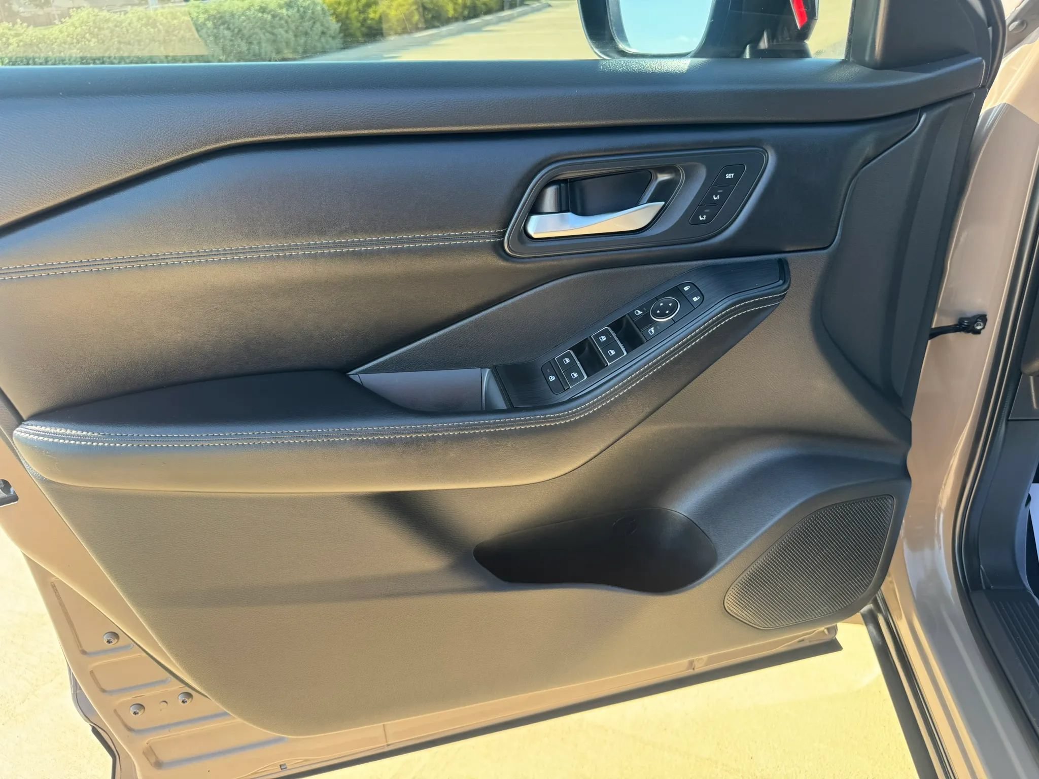 Used 2024 Nissan Rogue SL w/ SL Premium Package AWD/4WD image 26