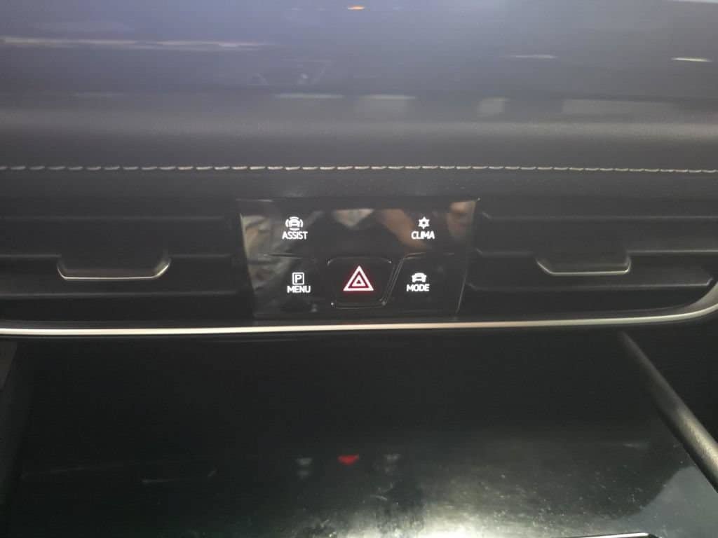 Used 2025 Volkswagen Atlas Cross Sport SE FWD image 25