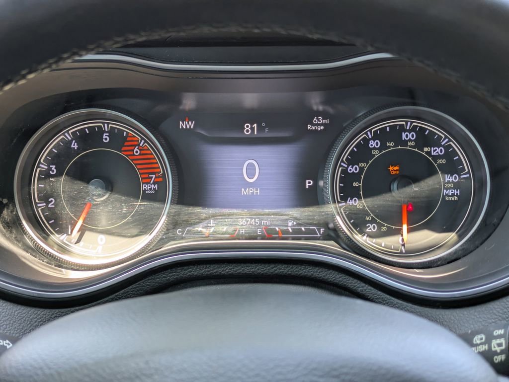 Used 2020 Jeep Cherokee Trailhawk w/ Technology Group AWD/4WD image 40