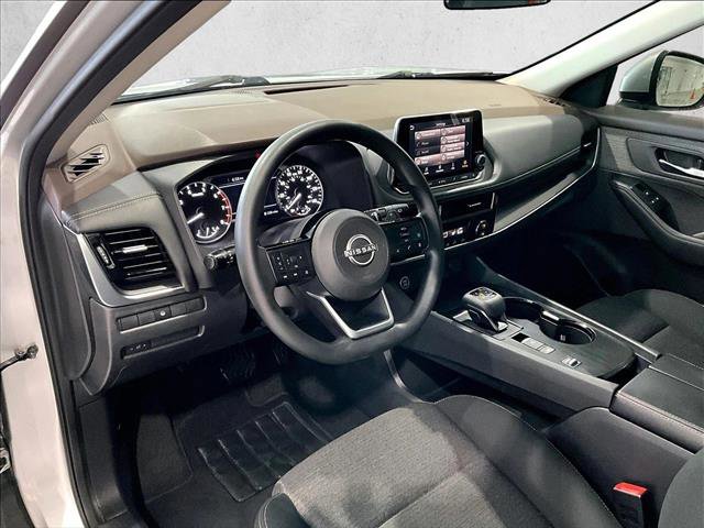 Used 2022 Nissan Rogue SV FWD image 14