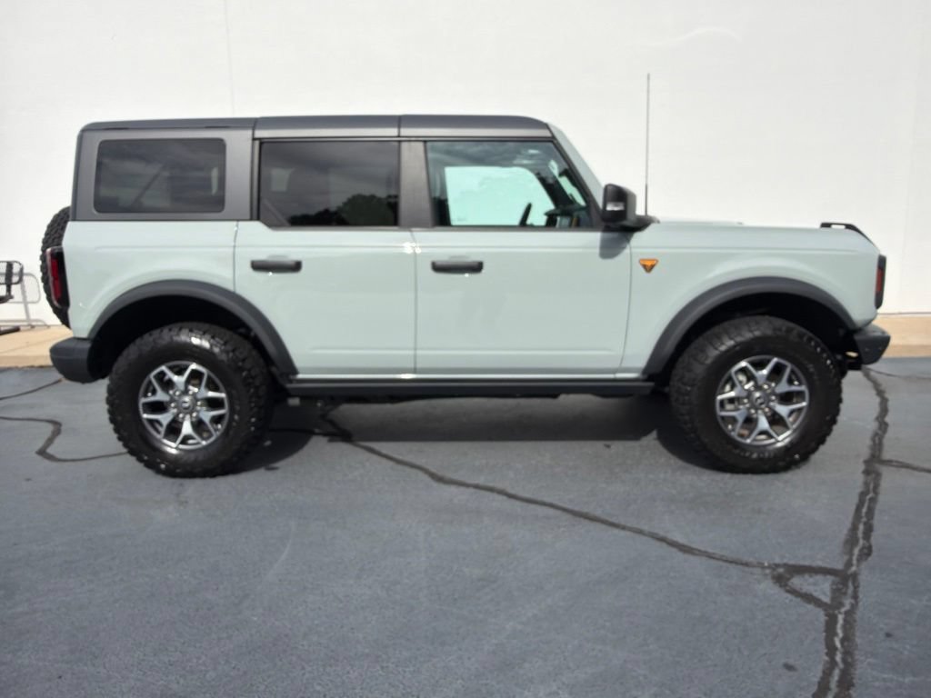 Used 2024 Ford Bronco Badlands AWD/4WD image 4