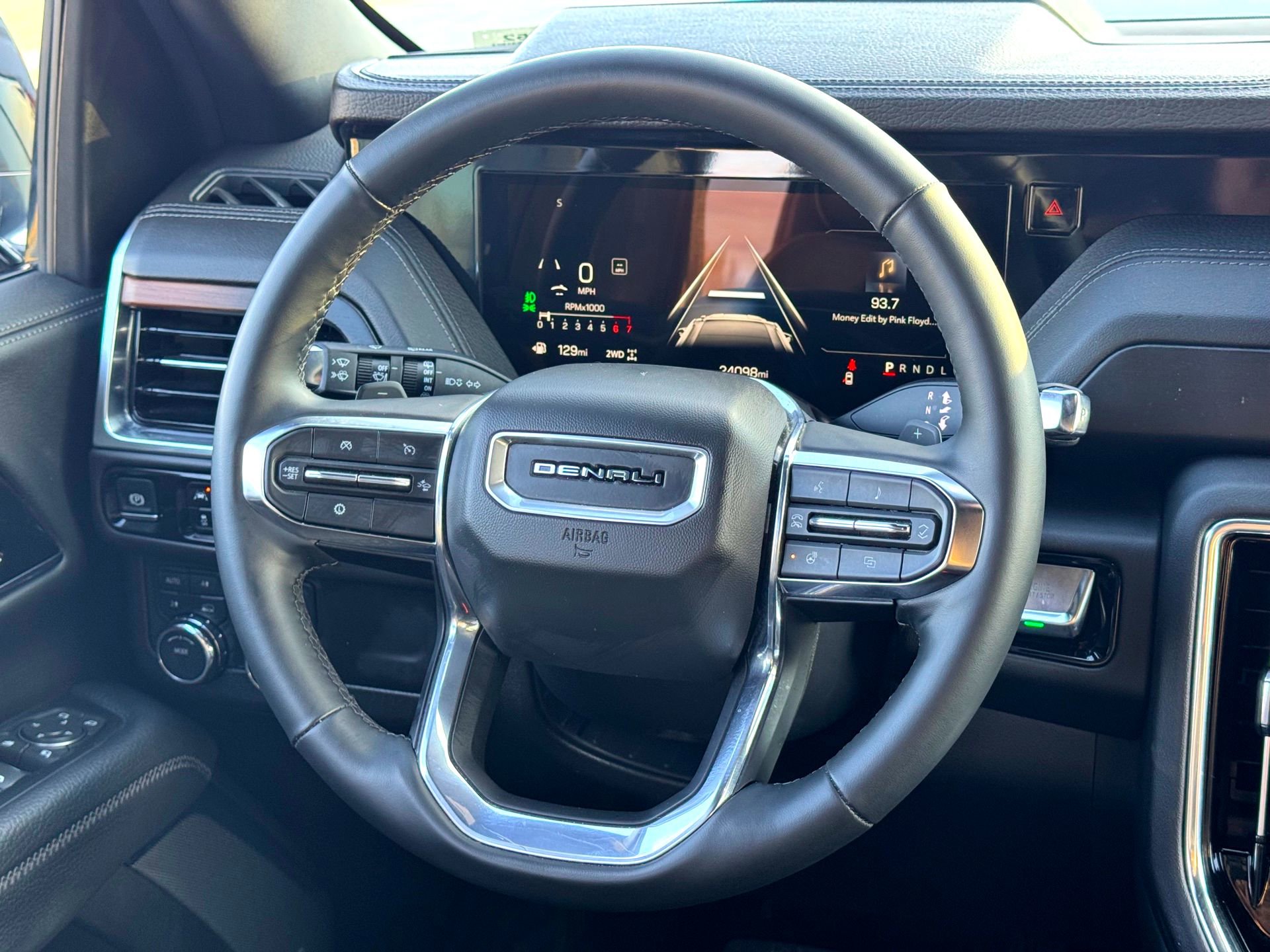 Used 2025 GMC Yukon Denali image 25