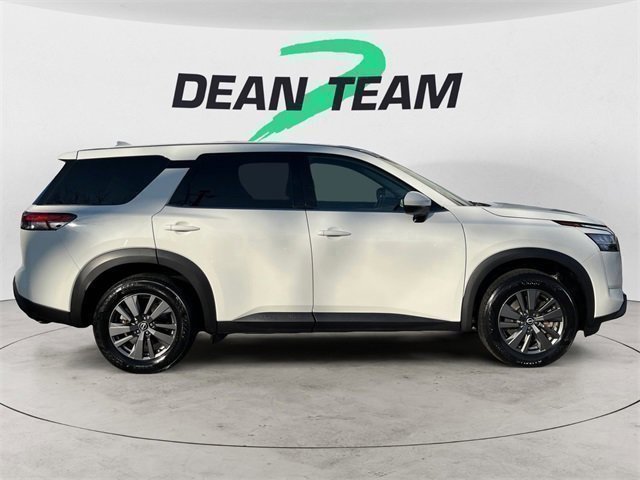 Used 2022 Nissan Pathfinder S w/ Cargo Package image 9