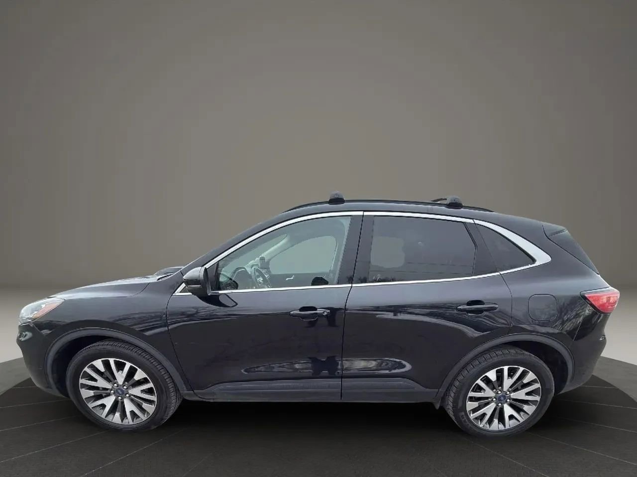 Used 2020 Ford Escape Titanium AWD/4WD image 8