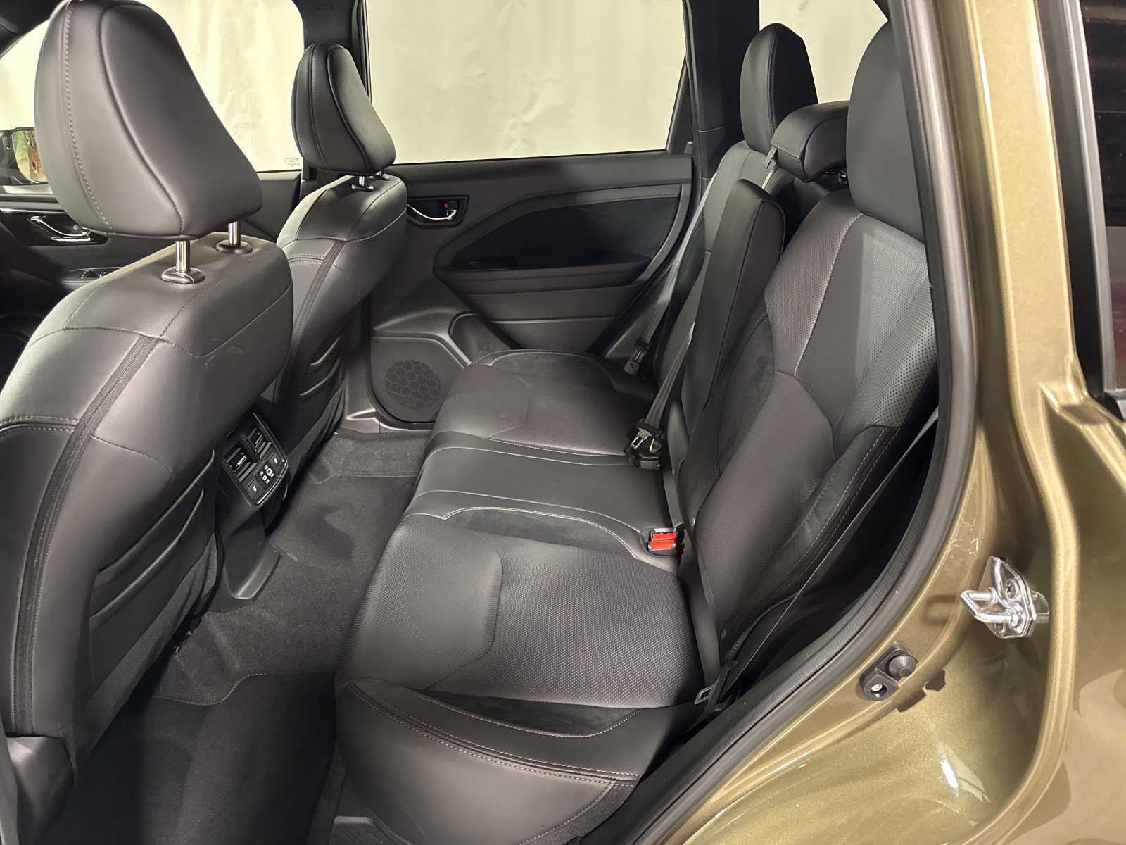 Used 2025 Subaru Forester Touring w/ Popular Package - Touring AWD/4WD image 5