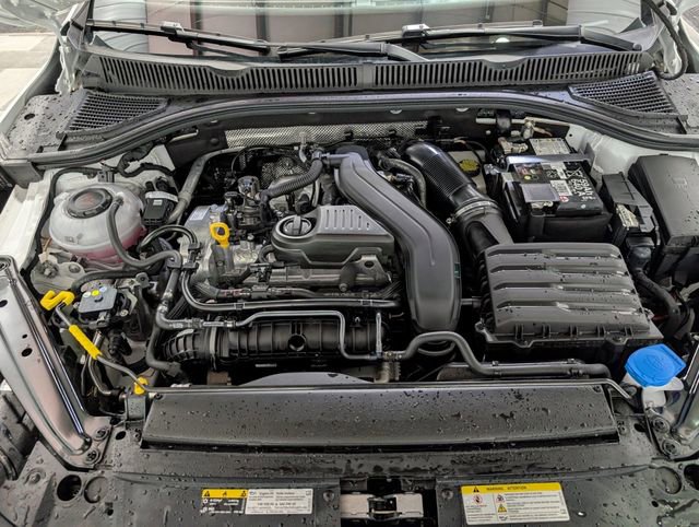 Used 2025 Volkswagen Jetta Sport image 27