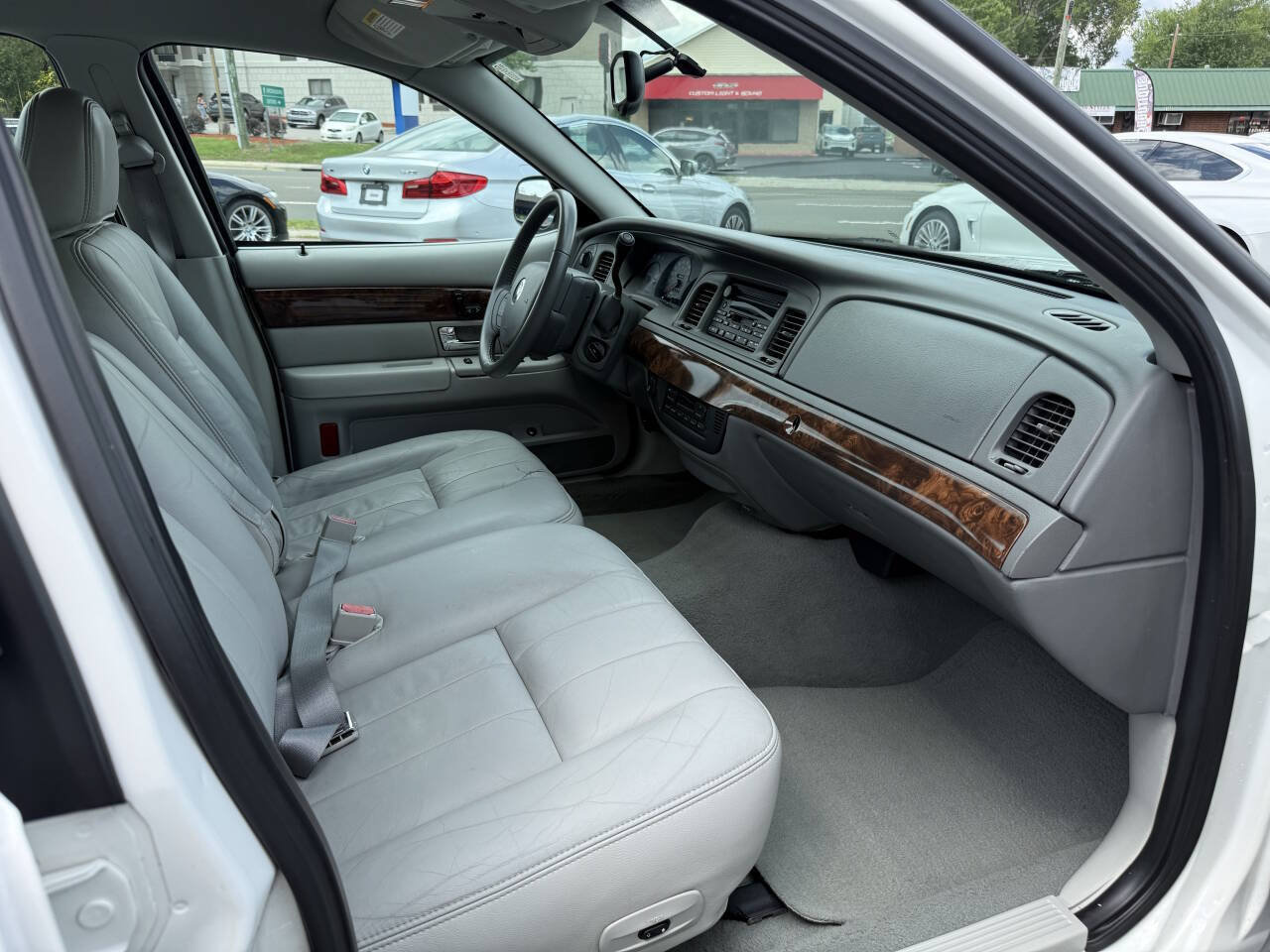 Used 2005 Mercury Grand Marquis LSE RWD image 19
