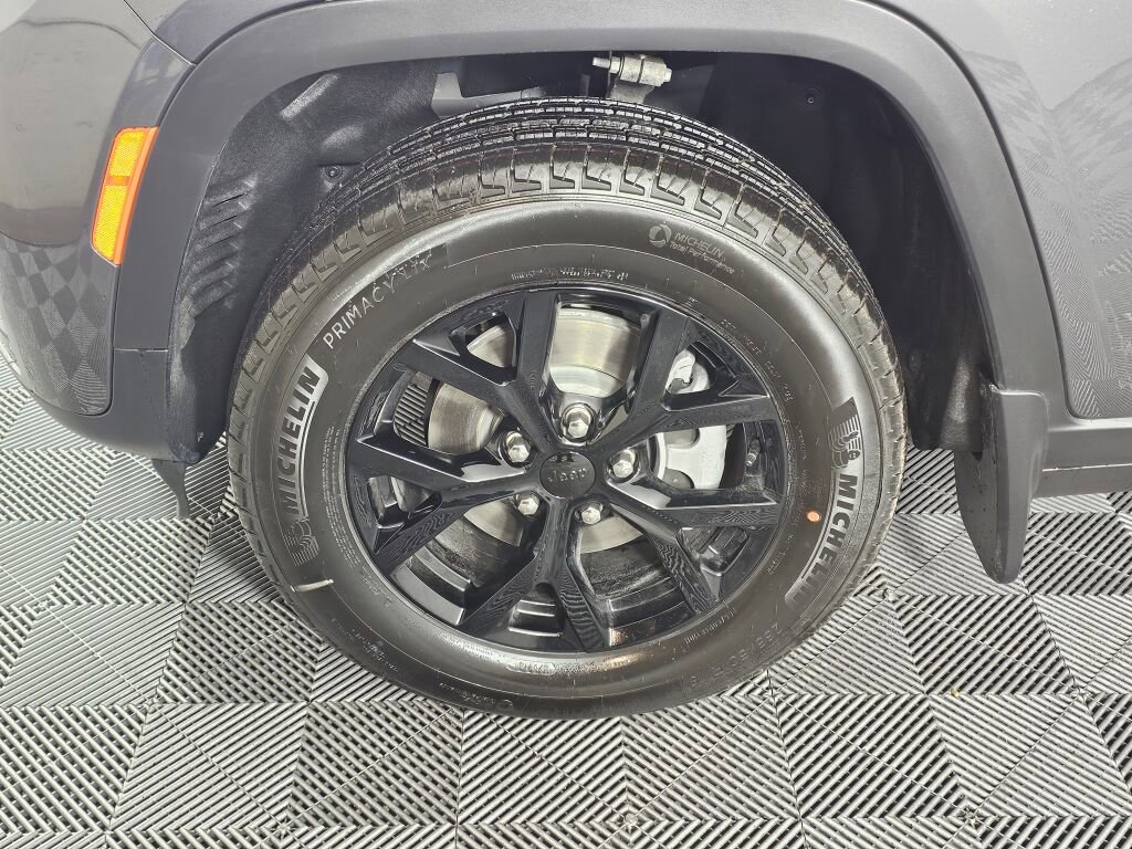 New 2026 Jeep Grand Cherokee Altitude image 10