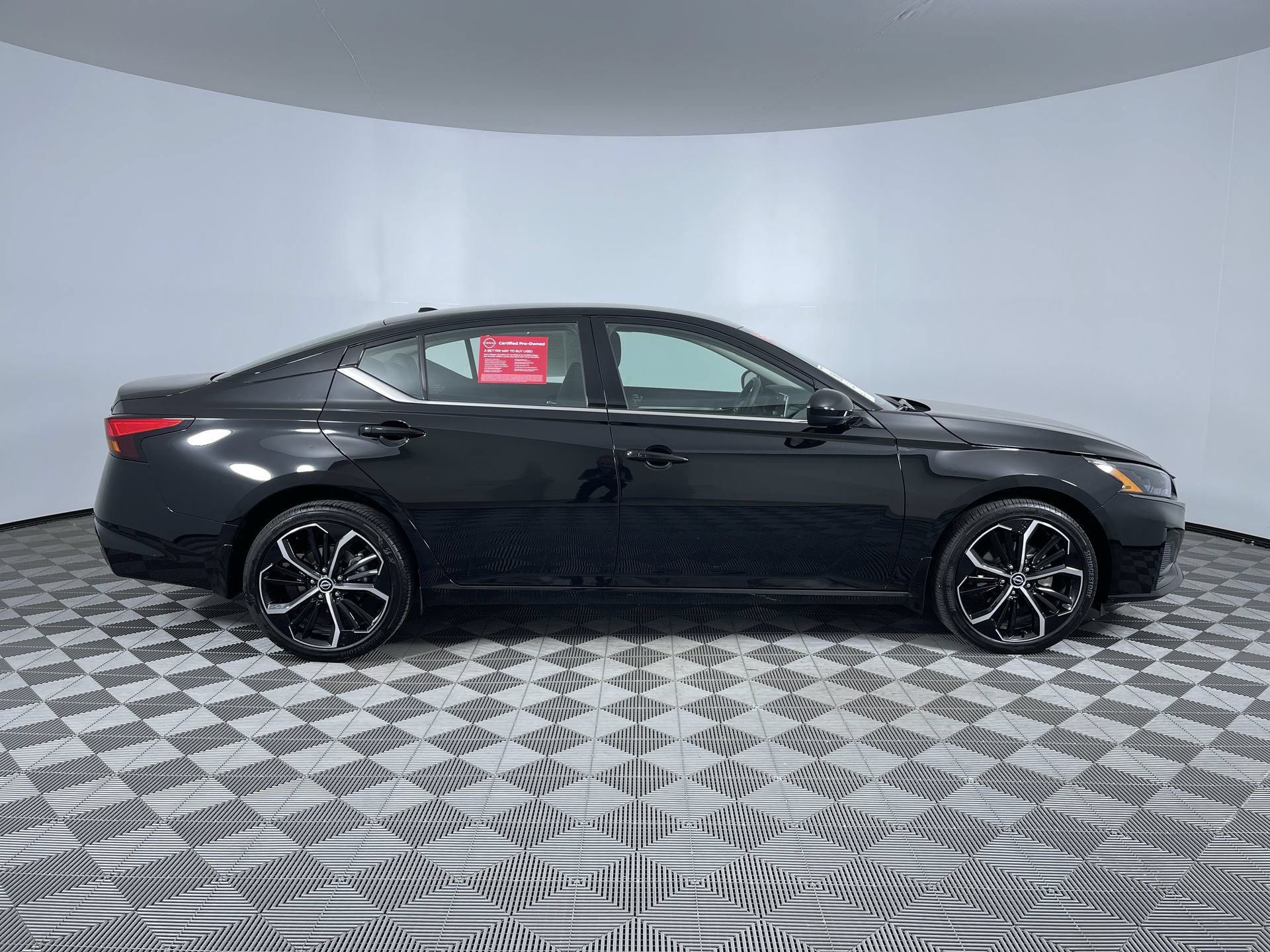 Used 2025 Nissan Altima 2.5 SR AWD/4WD image 10