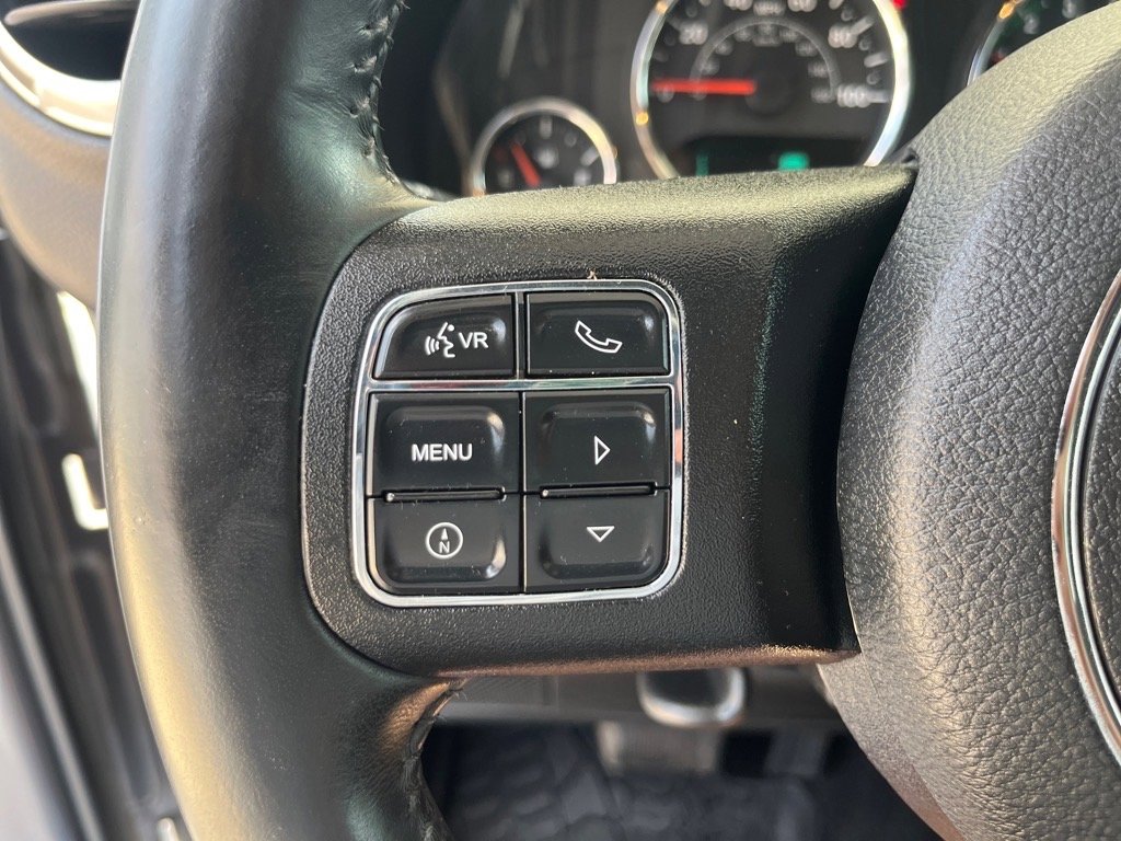 Used 2017 Jeep Wrangler Unlimited Sahara w/ Connectivity Group image 15