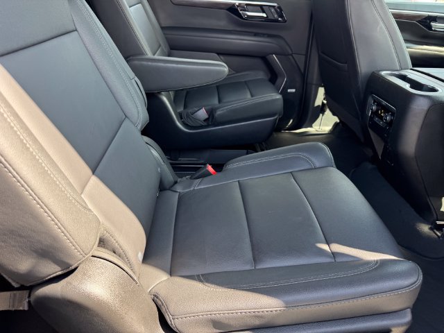 Certified 2026 Chevrolet Suburban LT w/ Comfort Package AWD/4WD image 8