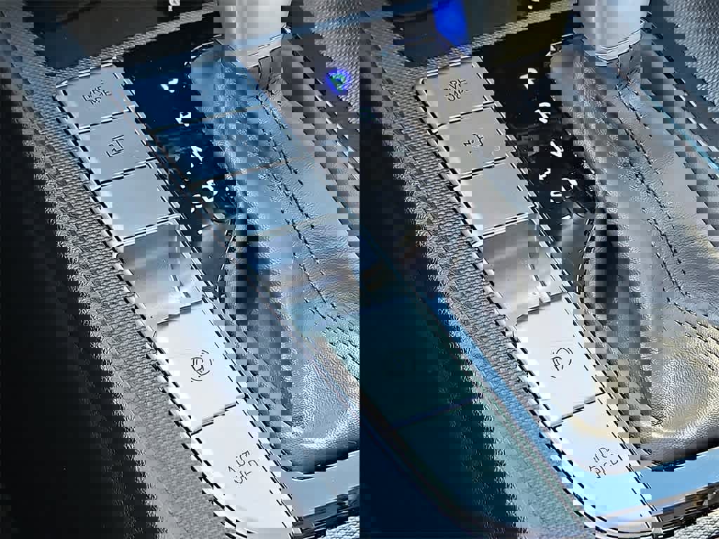 Certified 2024 Hyundai Elantra SEL w/ Convenience Package image 26