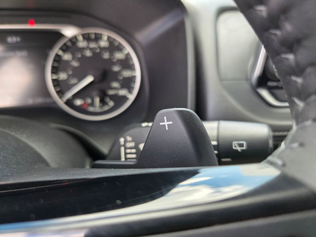 Used 2022 Nissan Rogue SV w/ SV Premium Package image 35