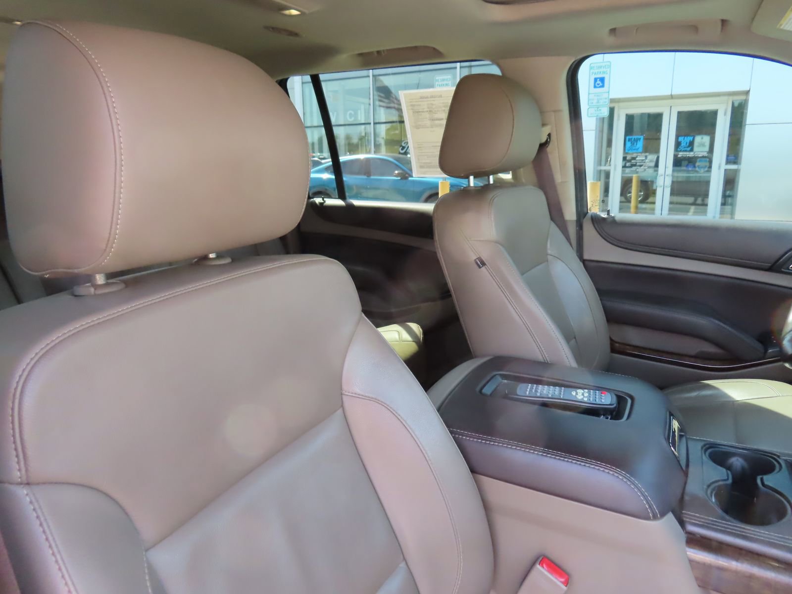 Used 2017 Chevrolet Suburban LT w/ Luxury Package image 38