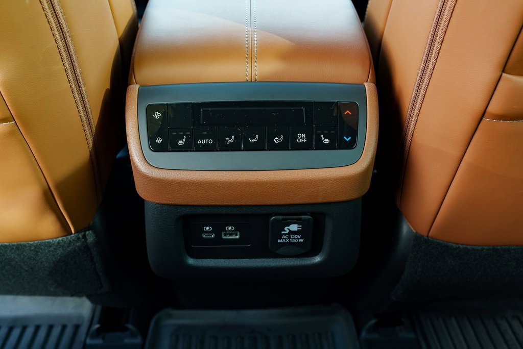 New 2025 Nissan Pathfinder Platinum image 12