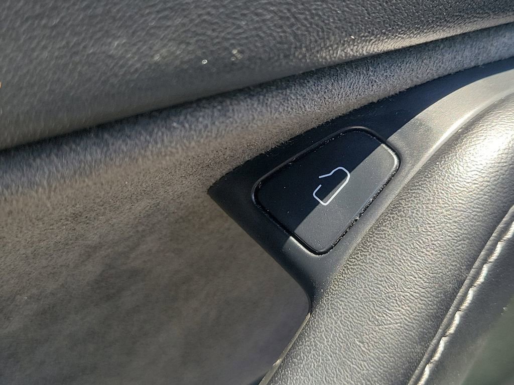Used 2020 Tesla Model Y Long Range AWD/4WD image 23