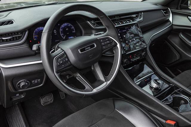 Used 2023 Jeep Grand Cherokee Altitude image 10